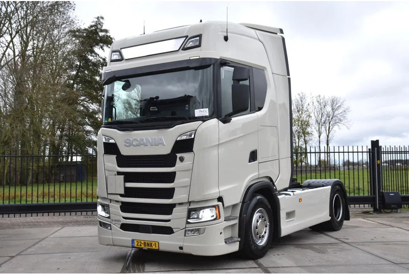 Scania S450 NGS 4x2NB - NEW TACHO - ADR FL - FULL AIR - PTO - RETARDER - 659 TKM - 4 POINT AIR SUSP. REAR - 2 x FUEL TANKS - LED LIGHTS - Tracteur routier: photos 2 Scania S450 NGS 4x2NB - NEW TACHO - ADR FL - FULL AIR - PTO - RETARDER - 659 TKM - 4 POINT AIR SUSP. REAR - 2 x FUEL TANKS - LED LIGHTS - Tracteur routier: photos 2