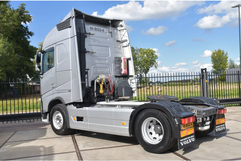 Volvo FH 420 Globe 4x2 - ADR FL - ONLY 670 TKM - PTO - AIRCO - DIFF. LOCK - GOOD CONDITION - - Tracteur routier: photos 3 Volvo FH 420 Globe 4x2 - ADR FL - ONLY 670 TKM - PTO - AIRCO - DIFF. LOCK - GOOD CONDITION - - Tracteur routier: photos 3
