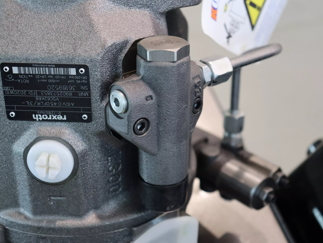 REXROTH A10VO45DFLR/31L-VSC62K68 - Pompe hydraulique pour Véhicule de voirie/ Spécial: photos 3 REXROTH A10VO45DFLR/31L-VSC62K68 - Pompe hydraulique pour Véhicule de voirie/ Spécial: photos 3