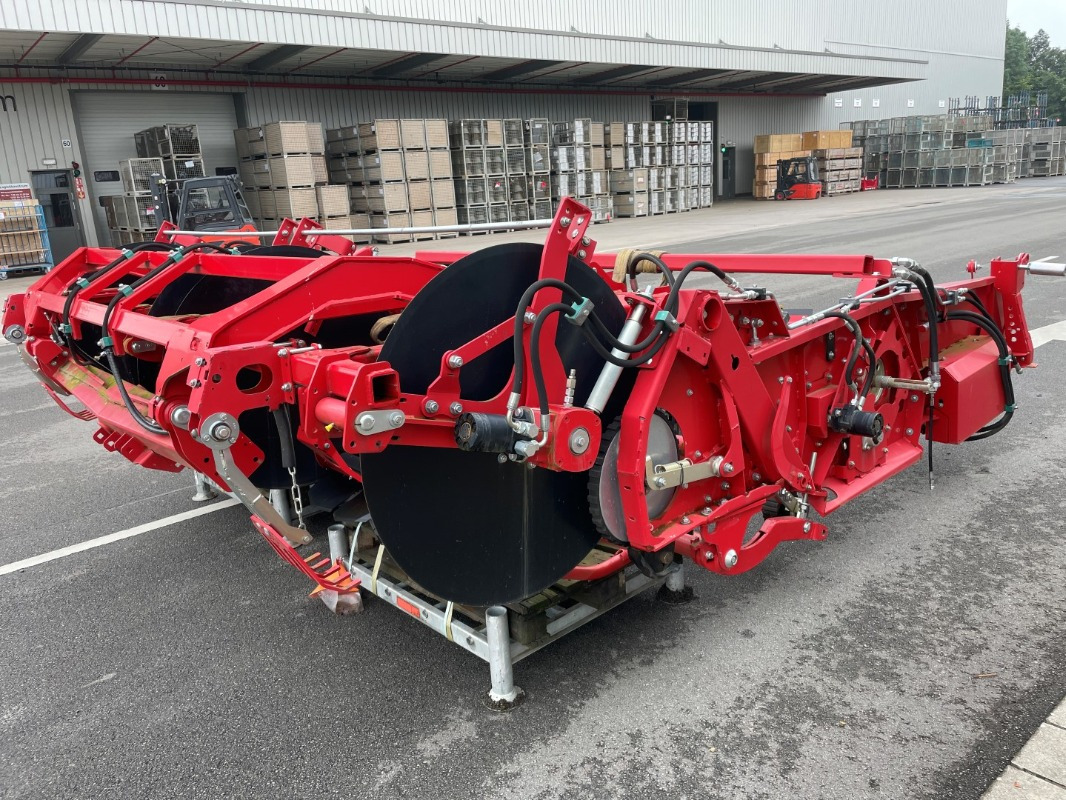 Grimme Intake for VARITRON 470 - row width 90 cm - Outil/ Équipement: photos 4 Grimme Intake for VARITRON 470 - row width 90 cm - Outil/ Équipement: photos 4
