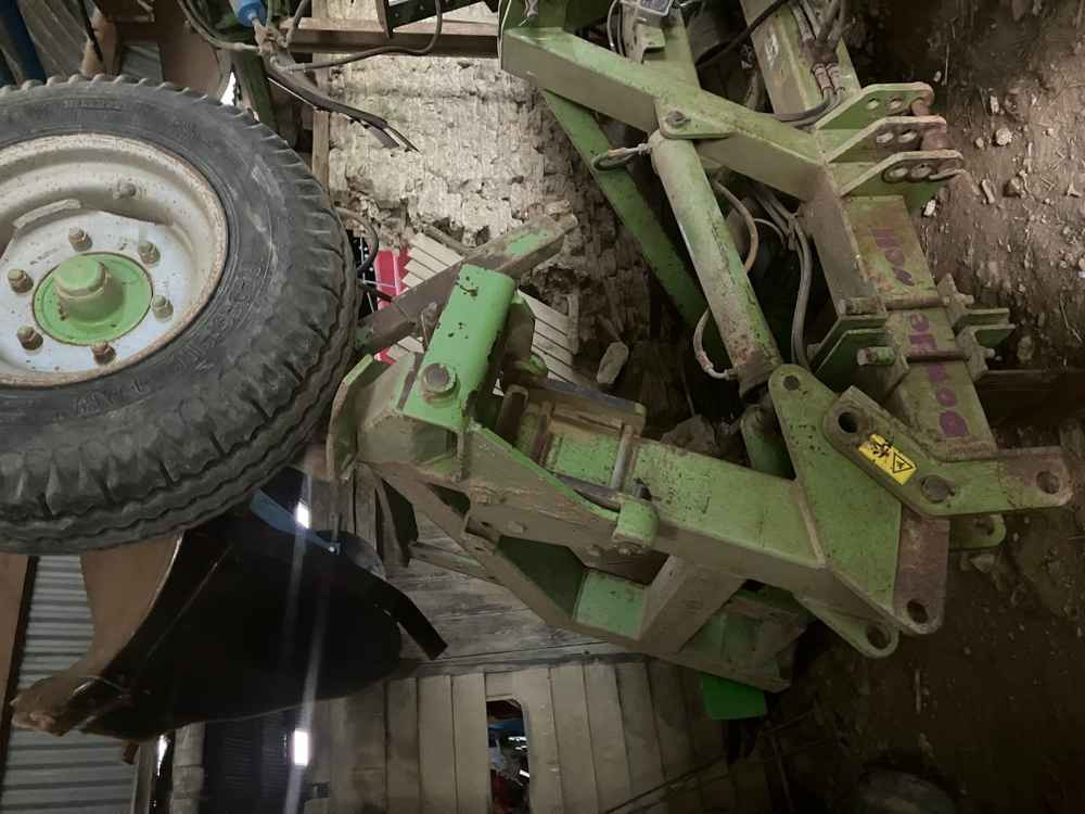 Dowdeswell Dowdeswell Triple Bed Ridger, Hydraulic folding - Accessoire de matériels de récolte: photos 1 Dowdeswell Dowdeswell Triple Bed Ridger, Hydraulic folding - Accessoire de matériels de récolte: photos 1