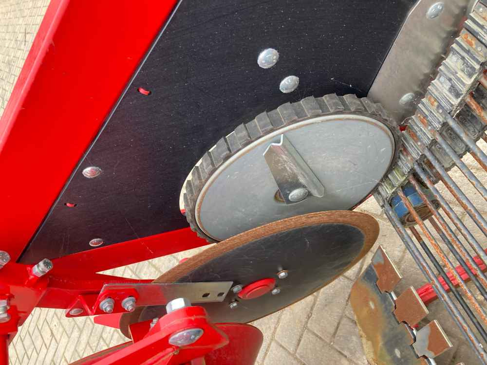 Grimme Grimme WH100 Single Row Potato Windrower - Matériel de récolte: photos 5 Grimme Grimme WH100 Single Row Potato Windrower - Matériel de récolte: photos 5
