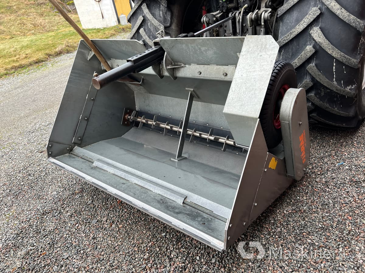 Fjärås / Starke Arvid 1200/1800 Sandspridare Fjärås 1200/1800 - Epandeur de sable: photos 1 Fjärås / Starke Arvid 1200/1800 Sandspridare Fjärås 1200/1800 - Epandeur de sable: photos 1