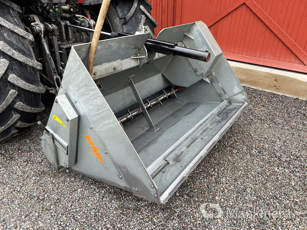 Fjärås / Starke Arvid 1200/1800 Sandspridare Fjärås 1200/1800 - Epandeur de sable: photos 3 Fjärås / Starke Arvid 1200/1800 Sandspridare Fjärås 1200/1800 - Epandeur de sable: photos 3