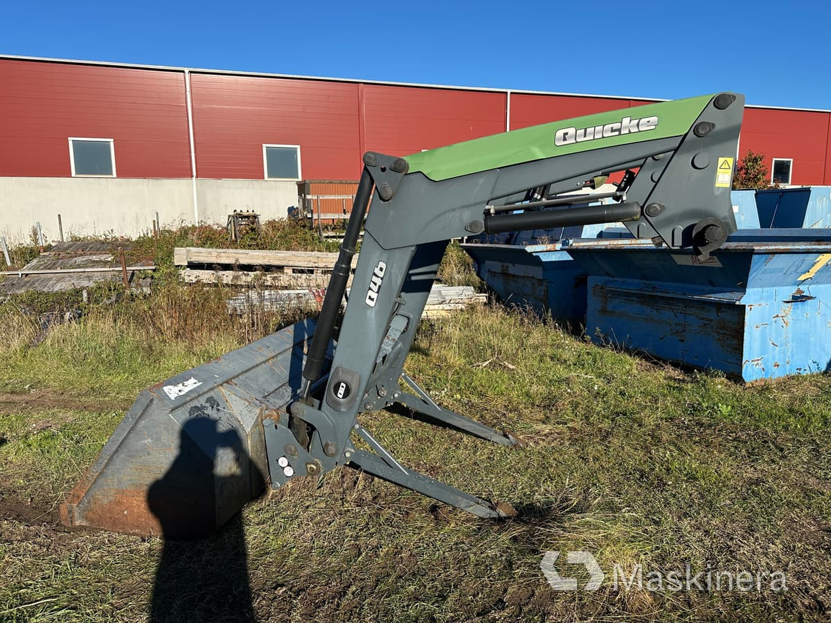 Frontlastare Ålö Quicke Q46 med skopa - Chargeur frontal pour tracteur: photos 2 Frontlastare Ålö Quicke Q46 med skopa - Chargeur frontal pour tracteur: photos 2