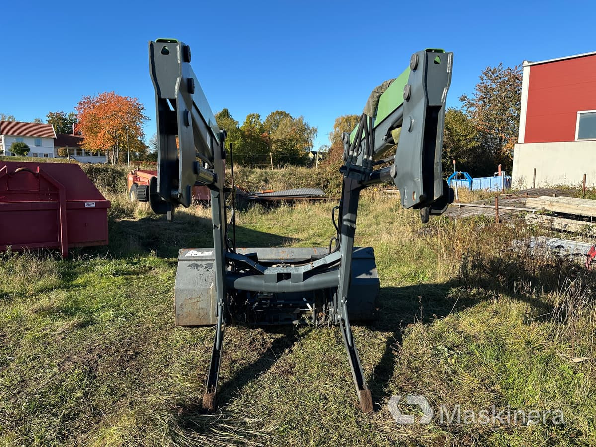 Frontlastare Ålö Quicke Q46 med skopa - Chargeur frontal pour tracteur: photos 4 Frontlastare Ålö Quicke Q46 med skopa - Chargeur frontal pour tracteur: photos 4