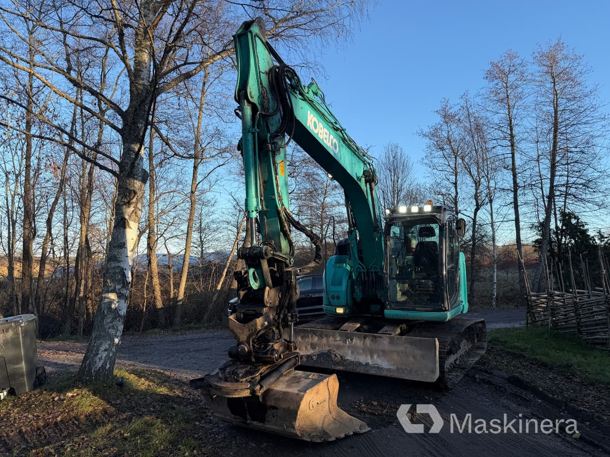 Grävmaskin Kobelco SK140SRLC-5 - Pelle sur chenille: photos 2 Grävmaskin Kobelco SK140SRLC-5 - Pelle sur chenille: photos 2