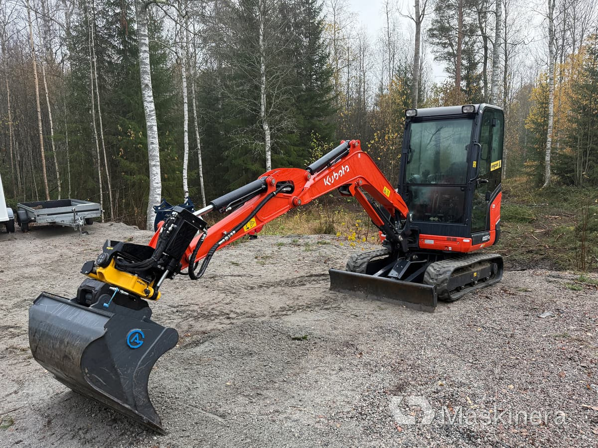Grävmaskin Kubota KX027-4 med många redskap - Pelle sur chenille: photos 1 Grävmaskin Kubota KX027-4 med många redskap - Pelle sur chenille: photos 1