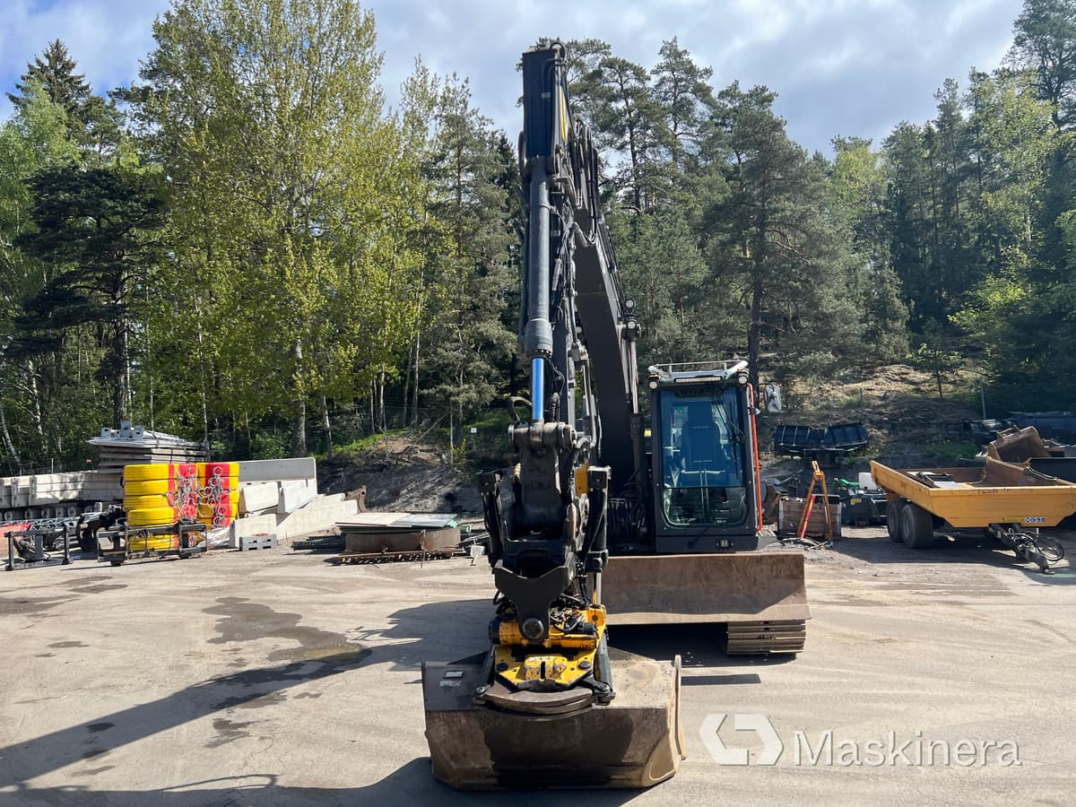 Grävmaskin Volvo EC140EL med 3 skopor - Pelle sur chenille: photos 2 Grävmaskin Volvo EC140EL med 3 skopor - Pelle sur chenille: photos 2