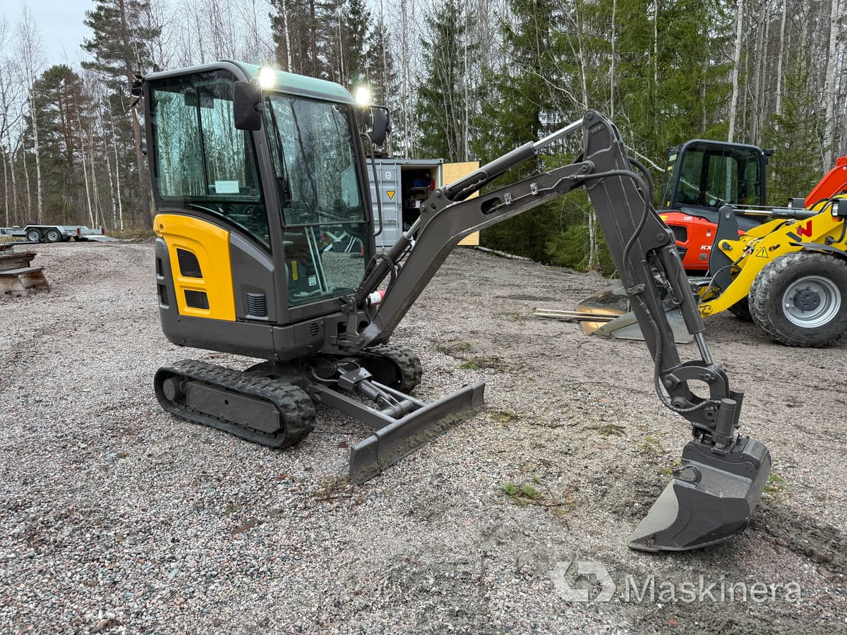 Grävmaskin Volvo EC18C med redskap - Pelle sur chenille: photos 3 Grävmaskin Volvo EC18C med redskap - Pelle sur chenille: photos 3