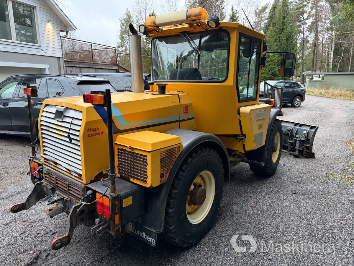 Hjullastare Lundberg 4200 Ls med vikplog - Chargeuse sur pneus: photos 4 Hjullastare Lundberg 4200 Ls med vikplog - Chargeuse sur pneus: photos 4