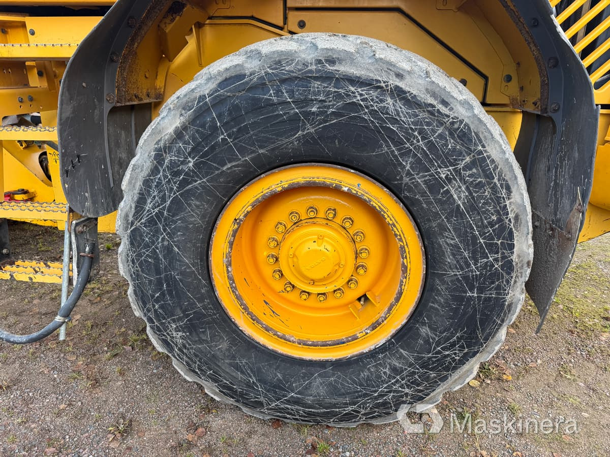 Crédit-bail de  Hjullastare Volvo L90E med tillbehör Hjullastare Volvo L90E med tillbehör: photos 32