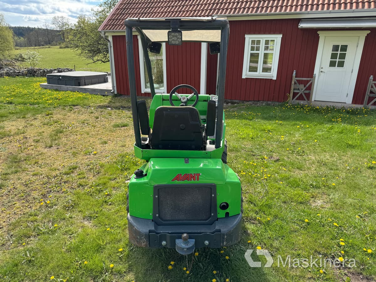 Kompaktlastare Avant 520 med pallgafflar - Valet de ferme: photos 4 Kompaktlastare Avant 520 med pallgafflar - Valet de ferme: photos 4