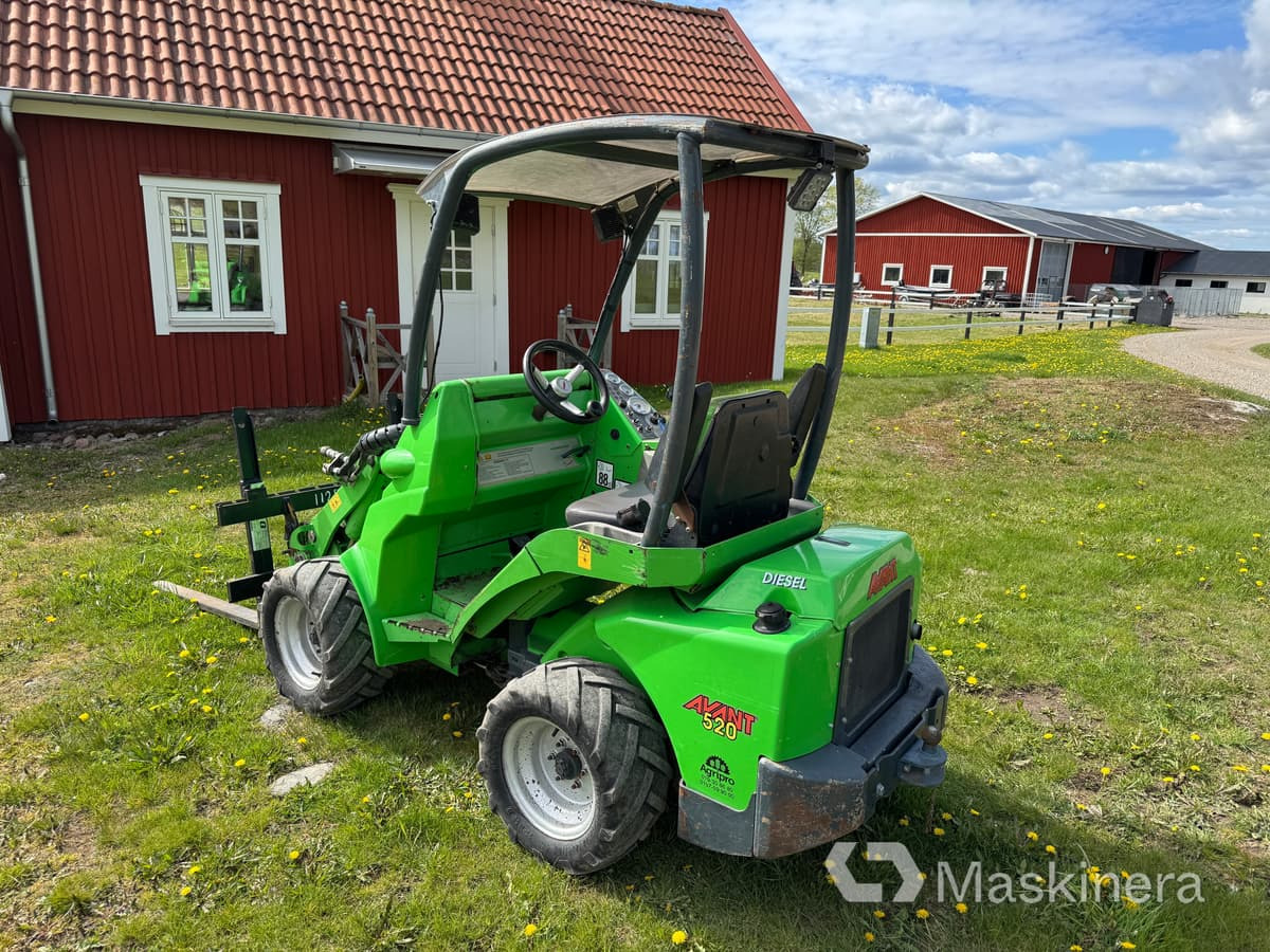Kompaktlastare Avant 520 med pallgafflar - Valet de ferme: photos 5 Kompaktlastare Avant 520 med pallgafflar - Valet de ferme: photos 5
