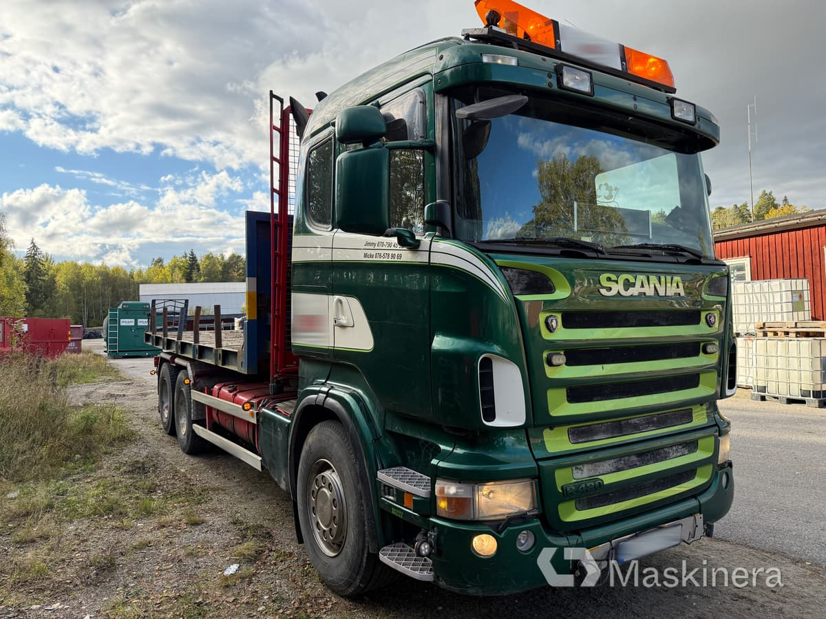 Lastväxlare Scania R420 6X4 Tridem med maskinflak och grusflak - Camion ampliroll: photos 3 Lastväxlare Scania R420 6X4 Tridem med maskinflak och grusflak - Camion ampliroll: photos 3