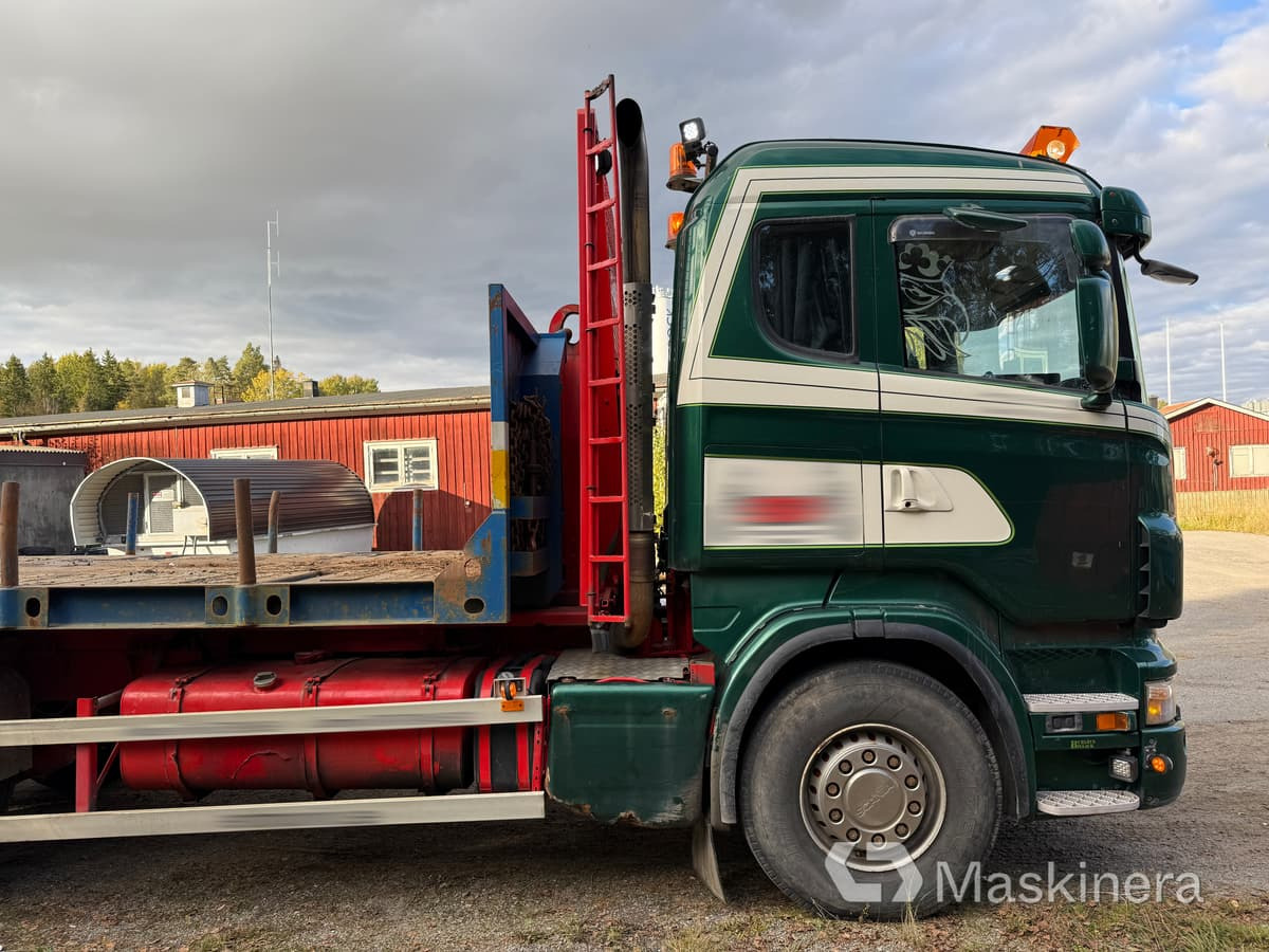 Lastväxlare Scania R420 6X4 Tridem med maskinflak och grusflak - Camion ampliroll: photos 4 Lastväxlare Scania R420 6X4 Tridem med maskinflak och grusflak - Camion ampliroll: photos 4