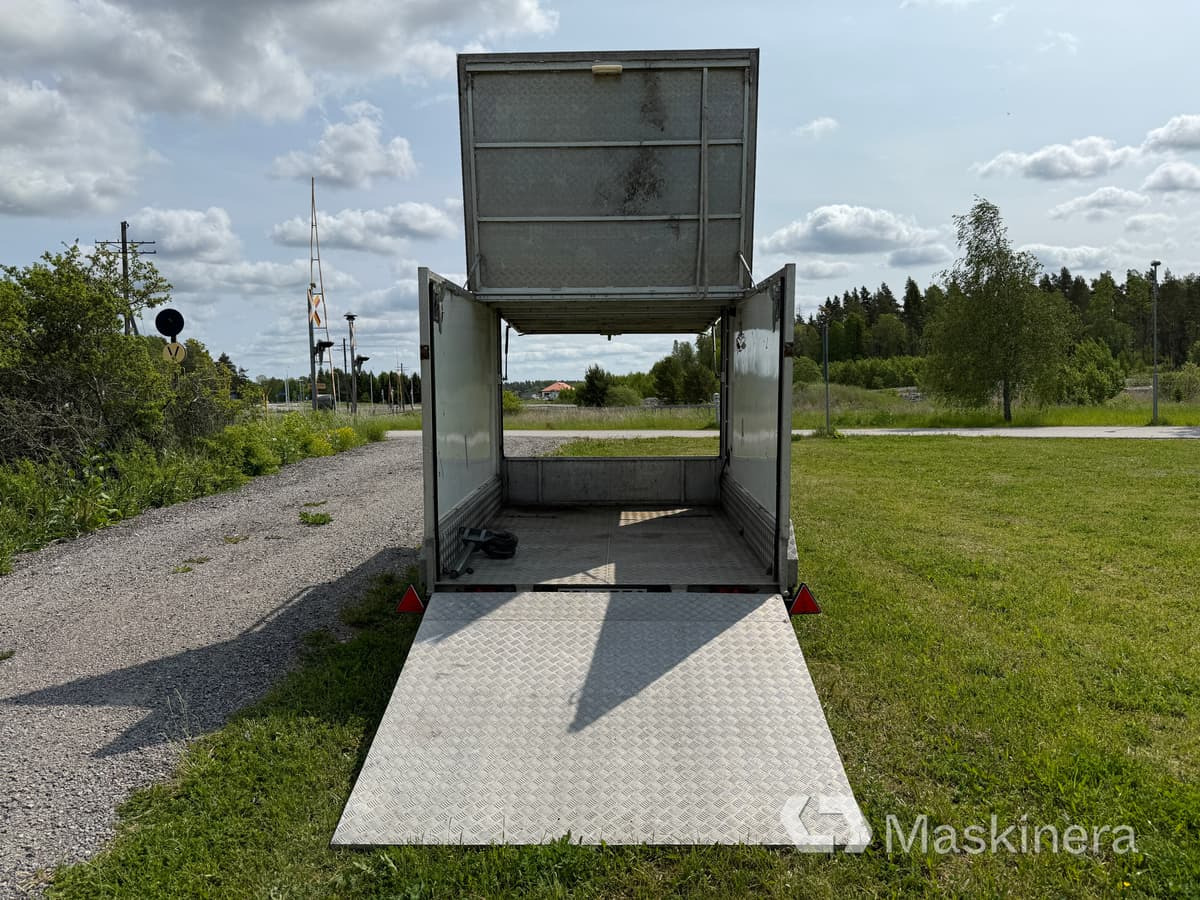 Öppningsbart Alu. kåpvagn, Bil & Plåtsläp 1700 - Remorque fourgon: photos 2 Öppningsbart Alu. kåpvagn, Bil & Plåtsläp 1700 - Remorque fourgon: photos 2