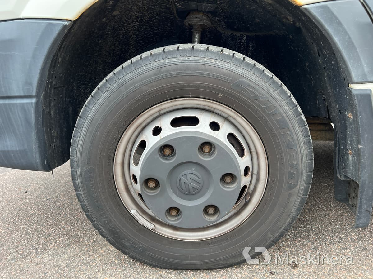 Fourgon utilitaire Volkswagen Crafter 50 2.5 TDI Kranbil med flak Volkswagen Crafter: photos 9