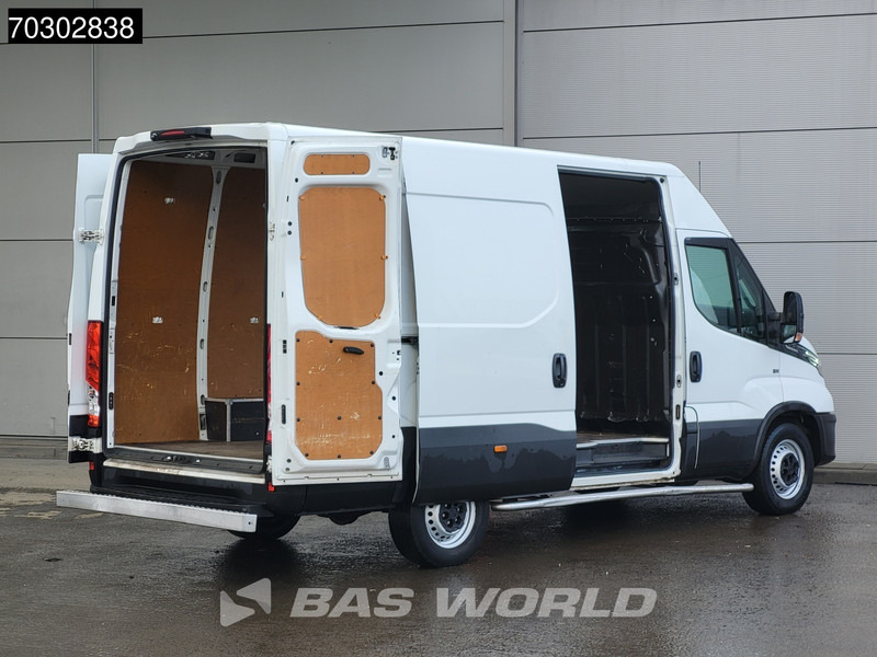Iveco Daily 35S14 Automaat L2H2 3,5t Trekgewicht ACC LED Navi Airco Camera Parkeersensoren APK 09-2026 L2 Airco - Fourgon utilitaire: photos 3 Iveco Daily 35S14 Automaat L2H2 3,5t Trekgewicht ACC LED Navi Airco Camera Parkeersensoren APK 09-2026 L2 Airco - Fourgon utilitaire: photos 3