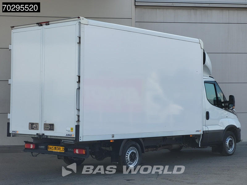 Iveco Daily 35S16 Automaat Bakwagen Achterdeuren 160PK Airco Camera Euro6 Meubelbak Koffer 21m3 Airco - Fourgon grand volume: photos 5 Iveco Daily 35S16 Automaat Bakwagen Achterdeuren 160PK Airco Camera Euro6 Meubelbak Koffer 21m3 Airco - Fourgon grand volume: photos 5