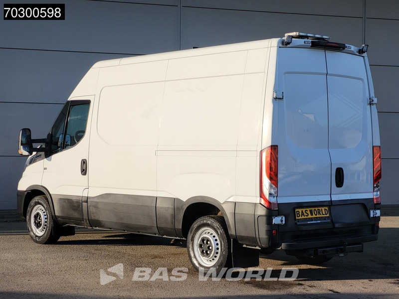 Iveco Daily 35S16 Automaat L2H2 3,5t Trekhaak Navi Airco Cruise Camera Standkachel Euro6 L2 Airco Trekhaak - Fourgon utilitaire: photos 2 Iveco Daily 35S16 Automaat L2H2 3,5t Trekhaak Navi Airco Cruise Camera Standkachel Euro6 L2 Airco Trekhaak - Fourgon utilitaire: photos 2