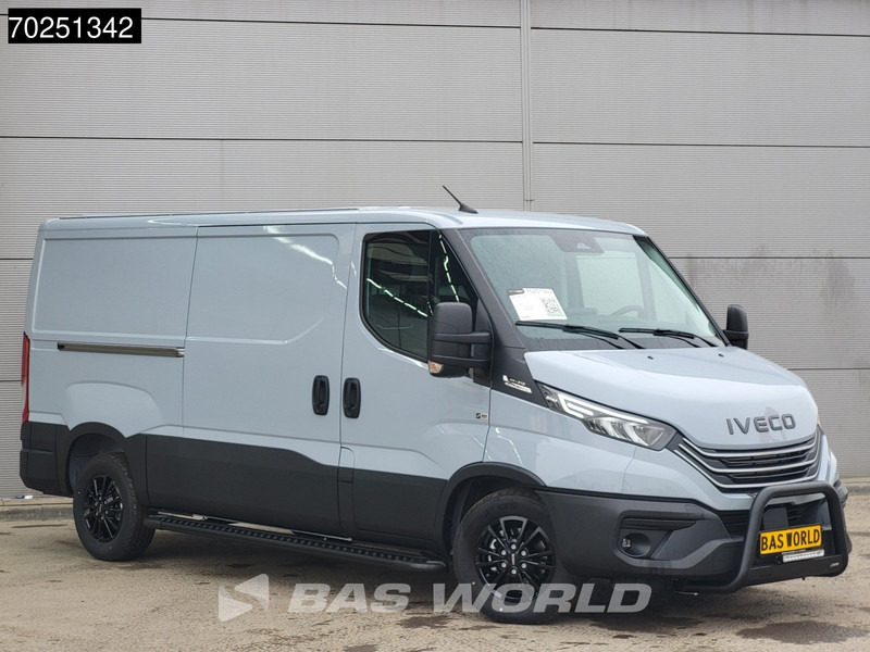 Iveco Daily 35S21 3.0L Black Edition Automaat L2H1 210PK Laag Dak 2025-Model 3,5t Trekhaak ACC Navi LED Camera Parkeersensoren Euro6 L2 8m3 - Fourgon utilitaire: photos 2 Iveco Daily 35S21 3.0L Black Edition Automaat L2H1 210PK Laag Dak 2025-Model 3,5t Trekhaak ACC Navi LED Camera Parkeersensoren Euro6 L2 8m3 - Fourgon utilitaire: photos 2