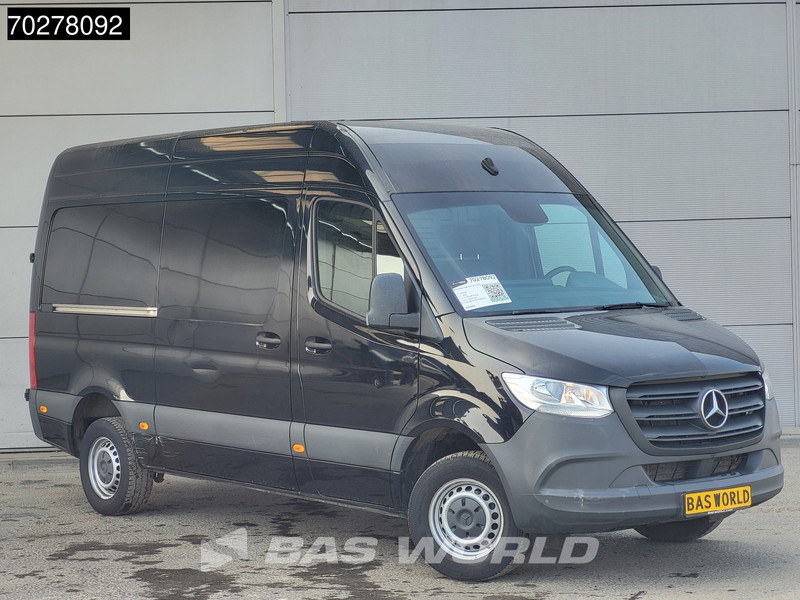 Mercedes-Benz Sprinter 317 CDI Automaat L2H2 3500KG Trekhaak 170PK Airco Camera MBUX CarPlay Euro6 L2 10m3 Airco Trekhaak - Fourgon utilitaire: photos 5 Mercedes-Benz Sprinter 317 CDI Automaat L2H2 3500KG Trekhaak 170PK Airco Camera MBUX CarPlay Euro6 L2 10m3 Airco Trekhaak - Fourgon utilitaire: photos 5