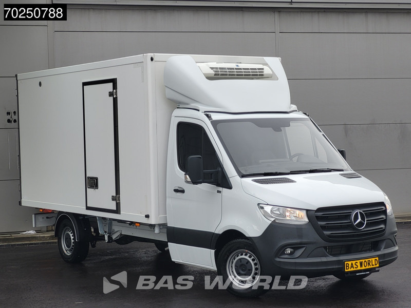 Mercedes-Benz Sprinter 317 CDI Koelwagen Thermo King V-300max 230V stekker Bakwagen Koel Kühlwagen 16m3 Airco Cruise control - Utilitaire frigorifique: photos 2 Mercedes-Benz Sprinter 317 CDI Koelwagen Thermo King V-300max 230V stekker Bakwagen Koel Kühlwagen 16m3 Airco Cruise control - Utilitaire frigorifique: photos 2