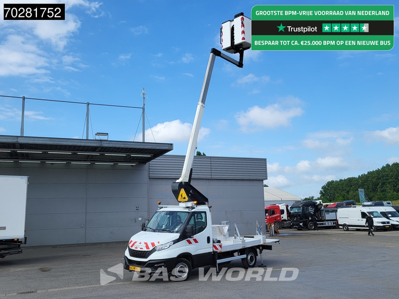 Iveco Daily 35S14 Hoogwerker 11meter Werkhoogte Klubb Navi Airco Cruise Cmaera Parkeersensoren Nacelle Arbeitsbühne 2Personen Airco Cruise c - Véhicule utilitaire: photos 1 Iveco Daily 35S14 Hoogwerker 11meter Werkhoogte Klubb Navi Airco Cruise Cmaera Parkeersensoren Nacelle Arbeitsbühne 2Personen Airco Cruise c - Véhicule utilitaire: photos 1
