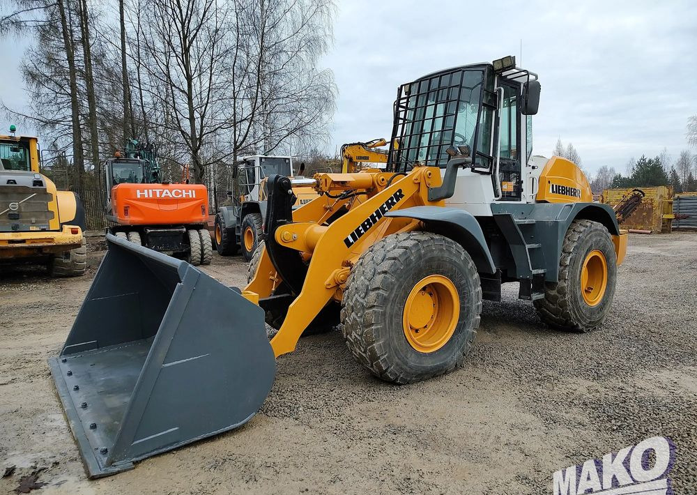 Liebherr L534 - Chargeuse sur pneus: photos 1 Liebherr L534 - Chargeuse sur pneus: photos 1