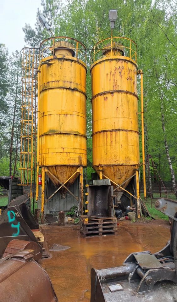 Silos na cement zboże trociny pasze 30 ton - Matériel de stockage: photos 1 Silos na cement zboże trociny pasze 30 ton - Matériel de stockage: photos 1