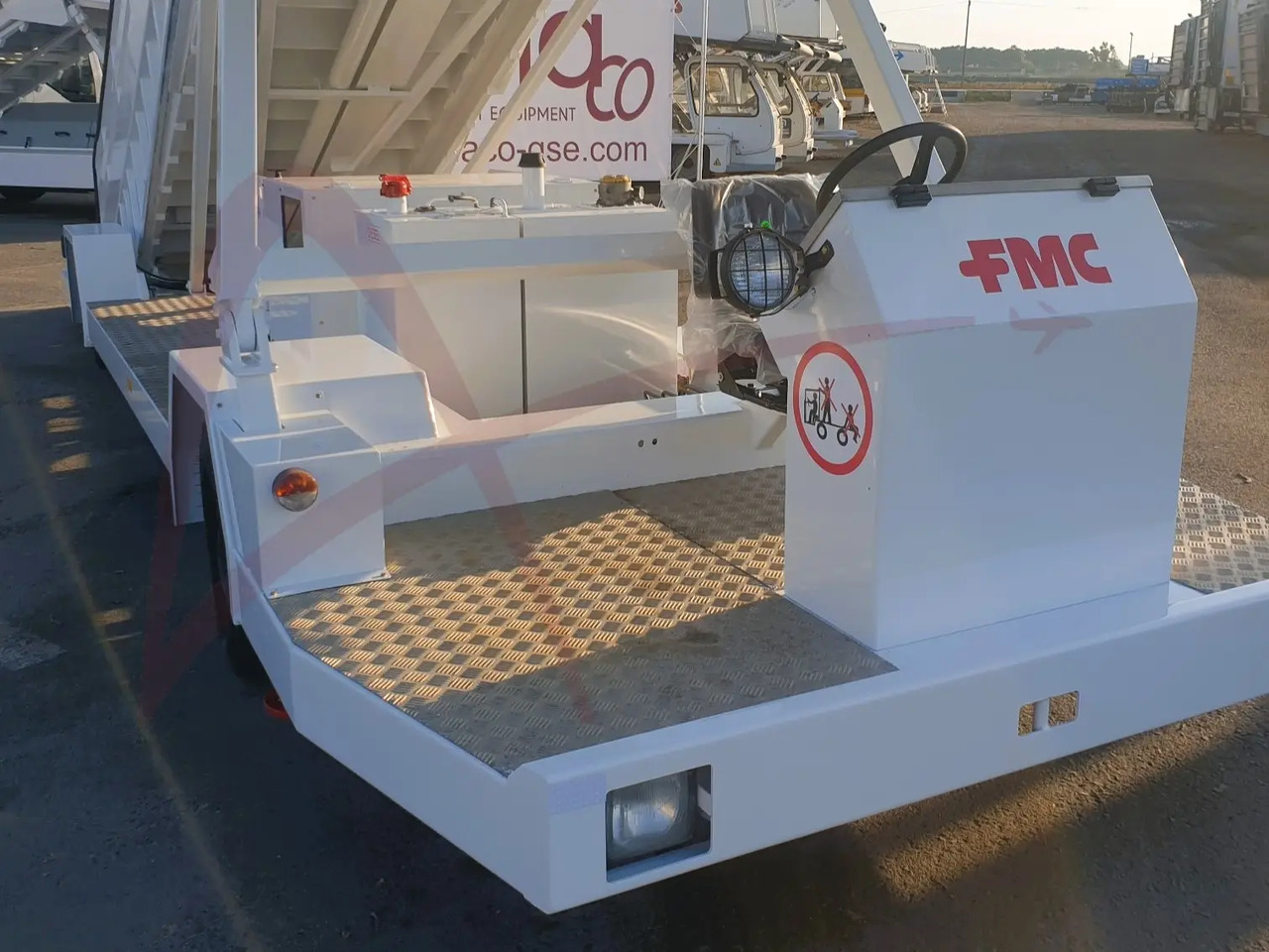 FMC UDS2 - Escalier d'embarquement: photos 3 FMC UDS2 - Escalier d'embarquement: photos 3