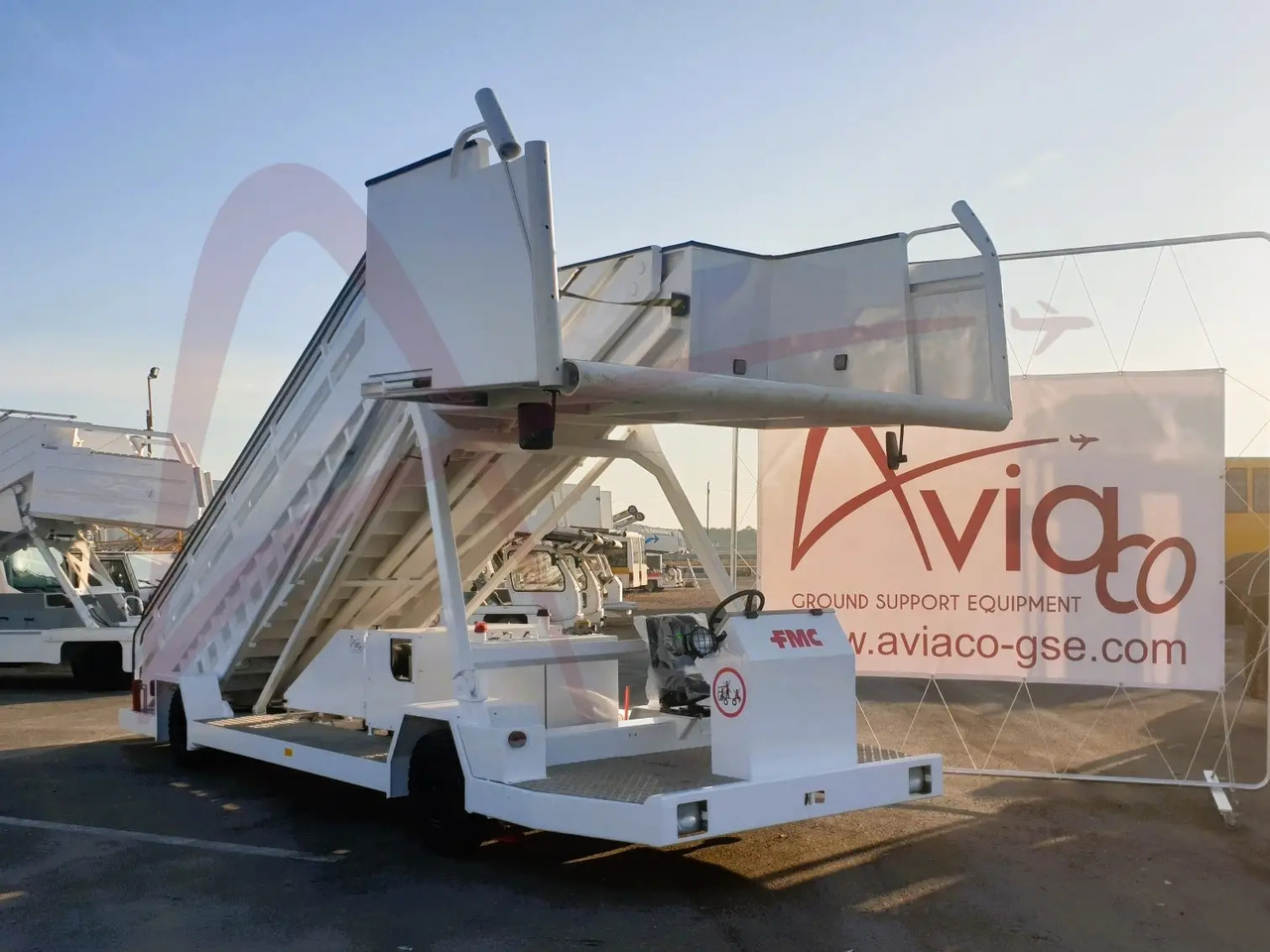 FMC UDS2 - Escalier d'embarquement: photos 1 FMC UDS2 - Escalier d'embarquement: photos 1