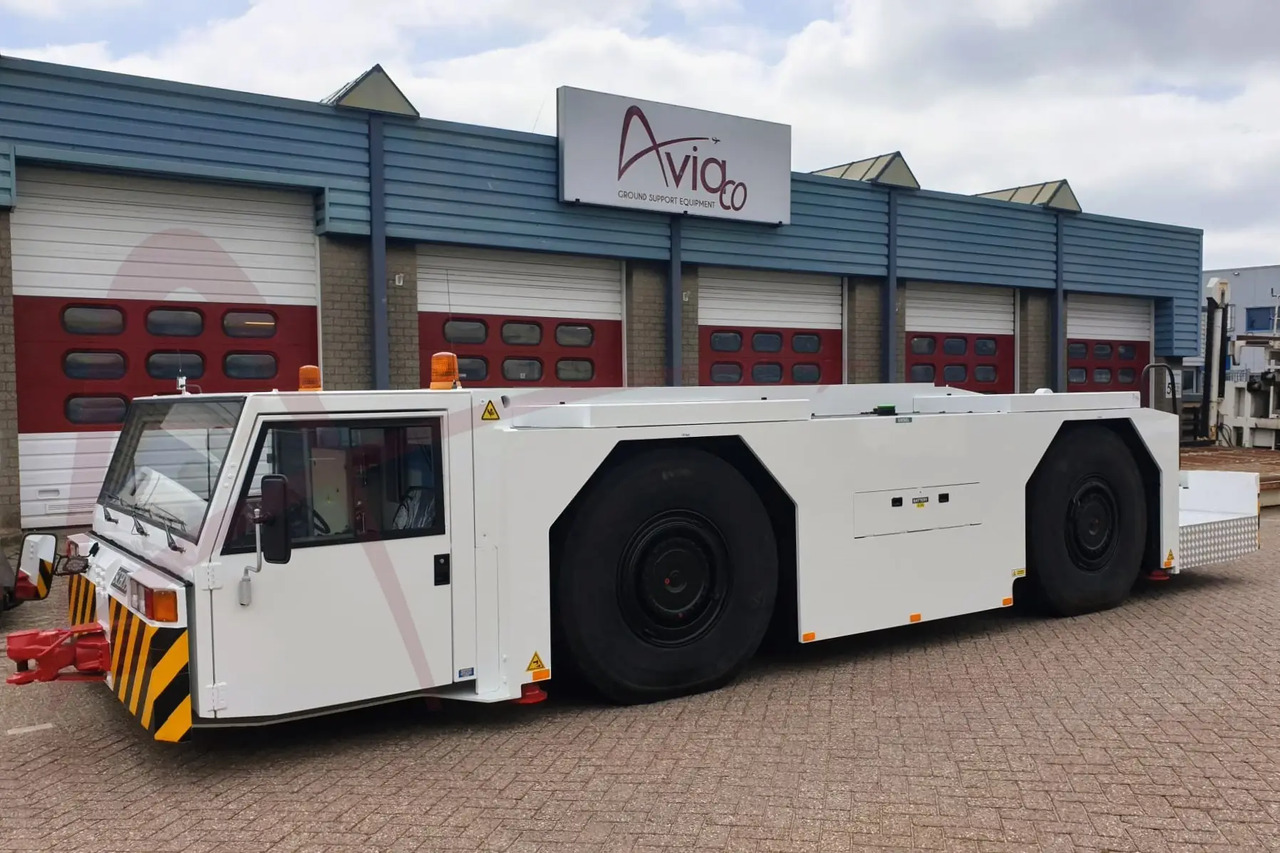 SCHOPF F396E - Tracteur d'avions: photos 4 SCHOPF F396E - Tracteur d'avions: photos 4