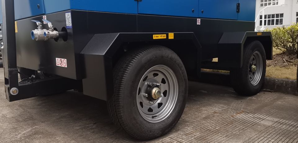 Compresseur d'air neuf liutech 050-7 177CFM 7 Bar Portable Screw Diesel: photos 9