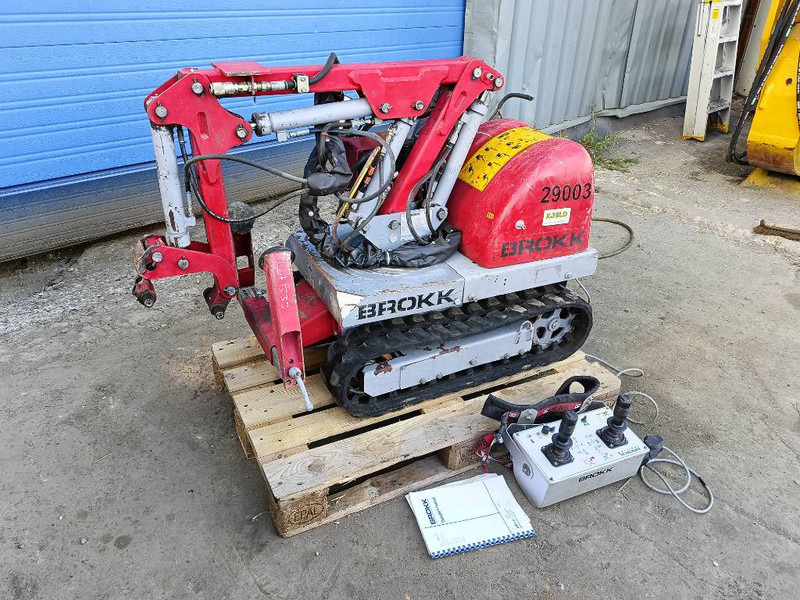 Brokk mini cut 40 demolition robot remote controlled - Pelle sur chenille: photos 1 Brokk mini cut 40 demolition robot remote controlled - Pelle sur chenille: photos 1