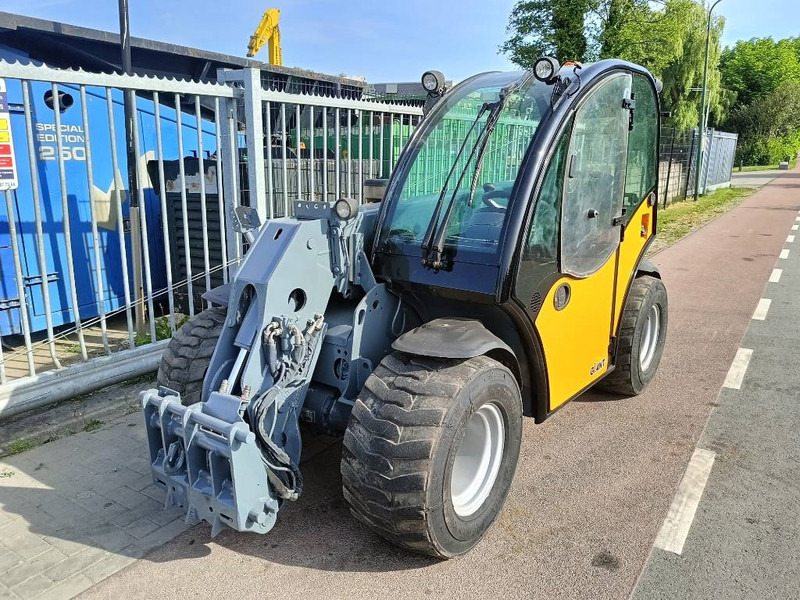 Giant 4548 Tendo verreiker 4,6 m 1,7 ton telehandler CE - Chariot télescopique: photos 5 Giant 4548 Tendo verreiker 4,6 m 1,7 ton telehandler CE - Chariot télescopique: photos 5