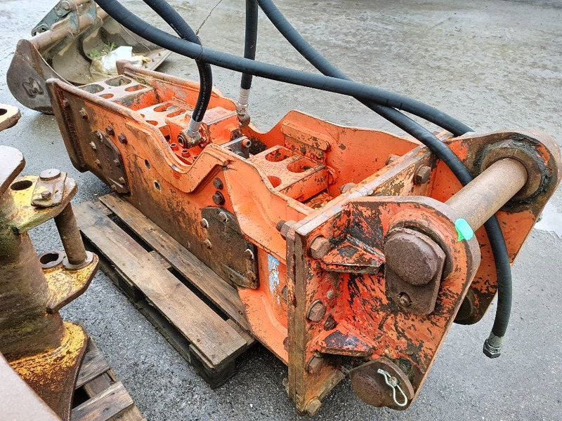 NPK E 210 GH9 hamer hammer hydraulic 18-25 ton 2000 - Marteau hydraulique pour Engins de chantier: photos 5 NPK E 210 GH9 hamer hammer hydraulic 18-25 ton 2000 - Marteau hydraulique pour Engins de chantier: photos 5