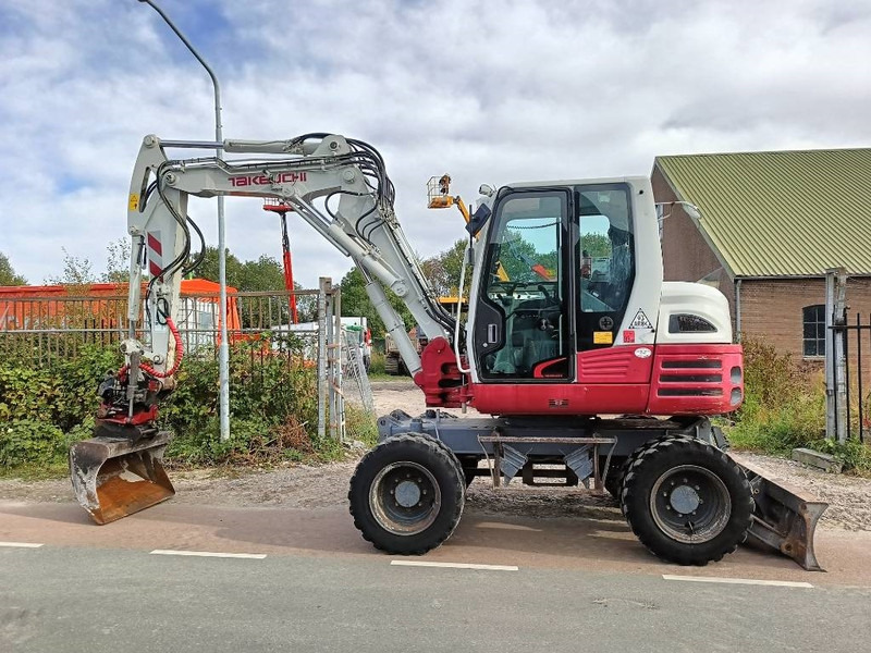 Takeuchi TB 295 W mobiele graafmachine mobile excavator - Pelle sur pneus: photos 2 Takeuchi TB 295 W mobiele graafmachine mobile excavator - Pelle sur pneus: photos 2