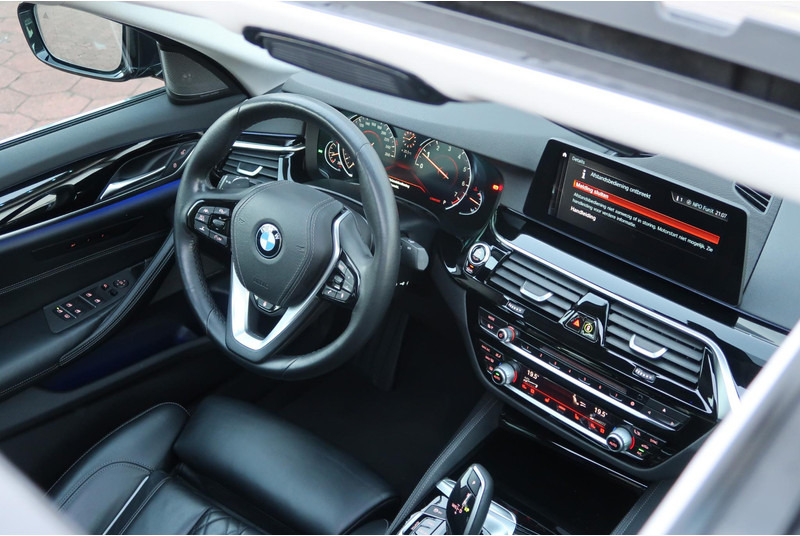 BMW 5 Serie 520i Corporate High Executive SCHUIFDAK/ NAPPA-LEDER/ ACC/ HEAD-UP/ H&K / ETC. - Berline: photos 5 BMW 5 Serie 520i Corporate High Executive SCHUIFDAK/ NAPPA-LEDER/ ACC/ HEAD-UP/ H&K / ETC. - Berline: photos 5