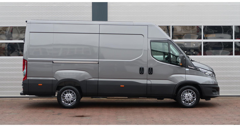 Fourgon utilitaire Iveco Daily 35S18HV 3.0 L2H2 BPM VRIJ/ AUT/ 2X SCHUIFDEUR/ CAMERA/ CRUISE/ CLIMA/ NAVI/ LED: photos 14