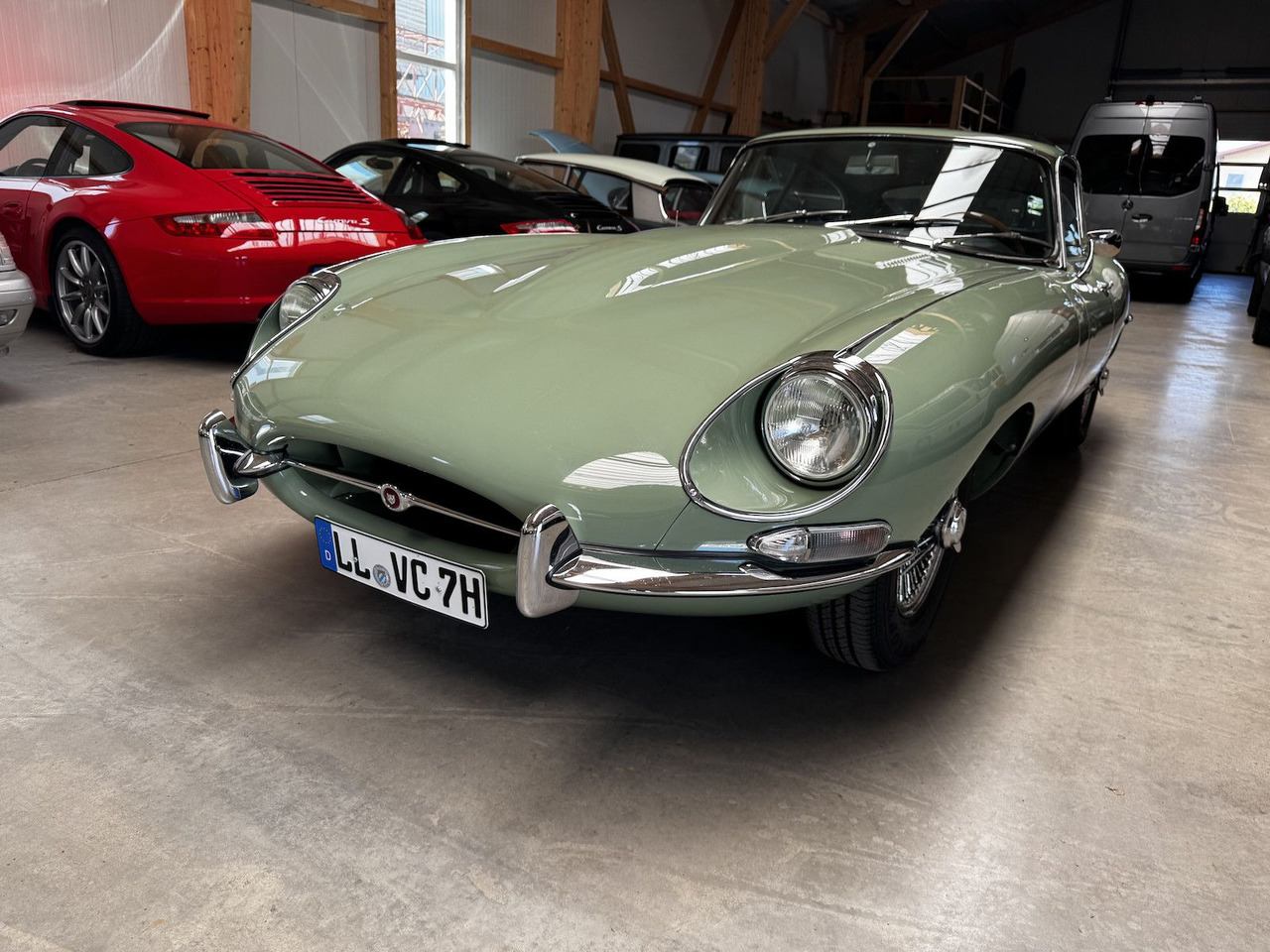 Jaguar E-Type 4.2 Litre Serie 1.5 FHC - Voiture: photos 2 Jaguar E-Type 4.2 Litre Serie 1.5 FHC - Voiture: photos 2
