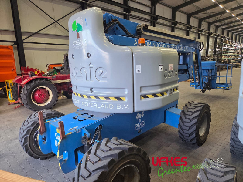 Genie Z-60/34 Articulated Boom Lift - Nacelle: photos 3 Genie Z-60/34 Articulated Boom Lift - Nacelle: photos 3