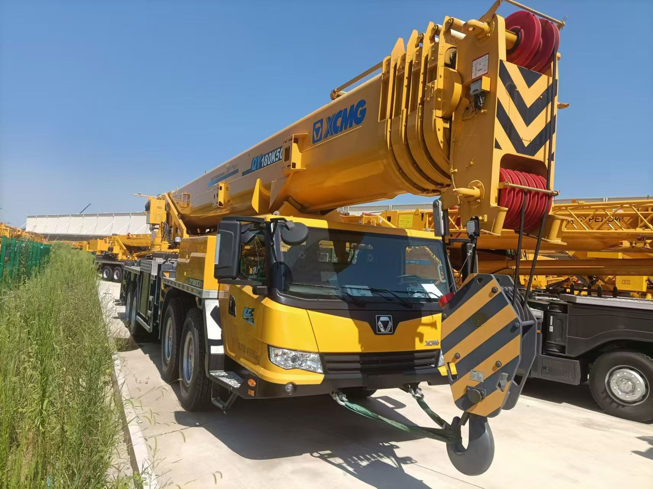 XCMG Factory 180 Ton Used QY180K5C Telescopic Boom Truck Mounted Crane Price List - Grue mobile: photos 2 XCMG Factory 180 Ton Used QY180K5C Telescopic Boom Truck Mounted Crane Price List - Grue mobile: photos 2