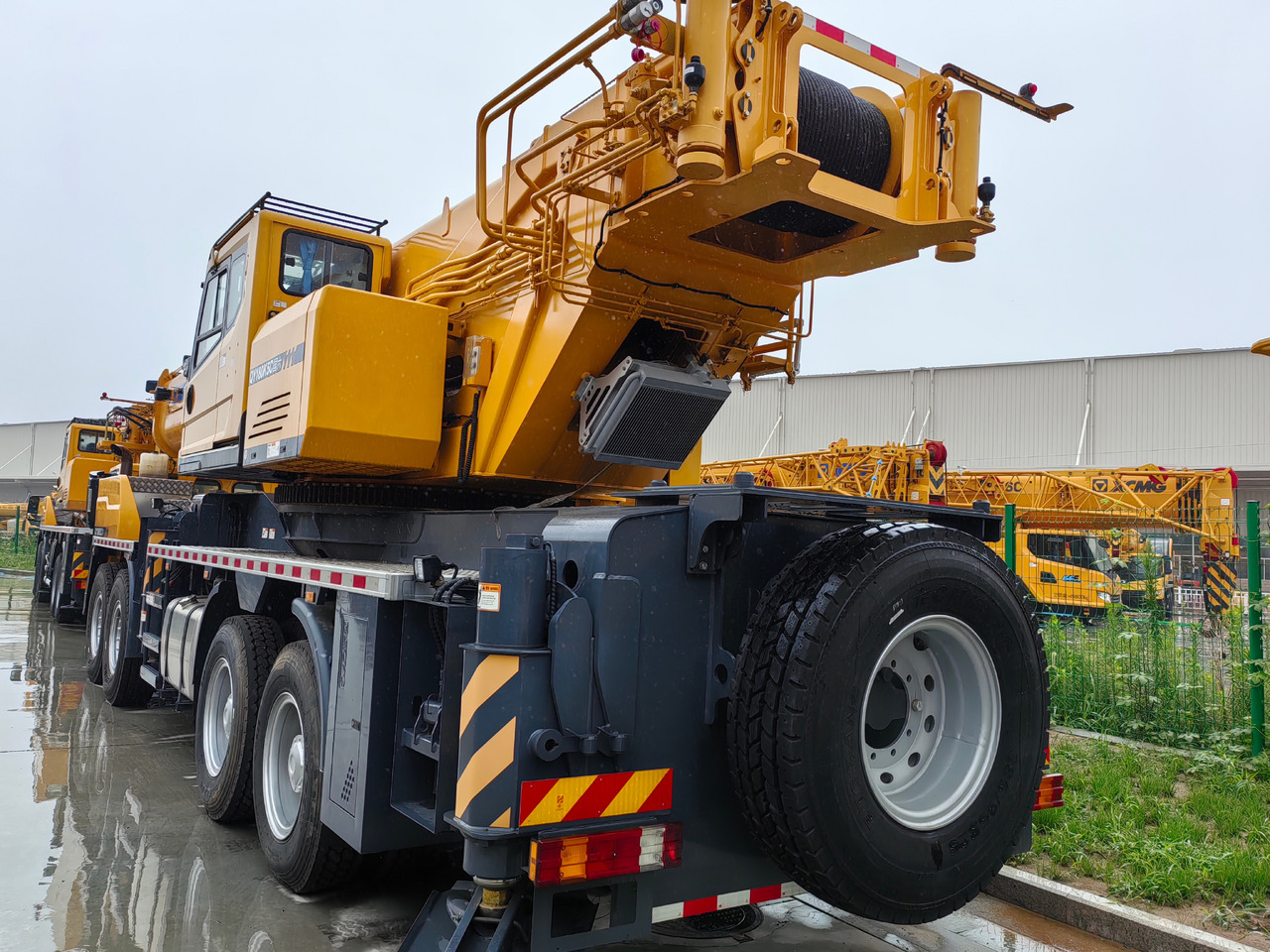 XCMG Factory 180 Ton Used QY180K5C Telescopic Boom Truck Mounted Crane Price List - Grue mobile: photos 5 XCMG Factory 180 Ton Used QY180K5C Telescopic Boom Truck Mounted Crane Price List - Grue mobile: photos 5