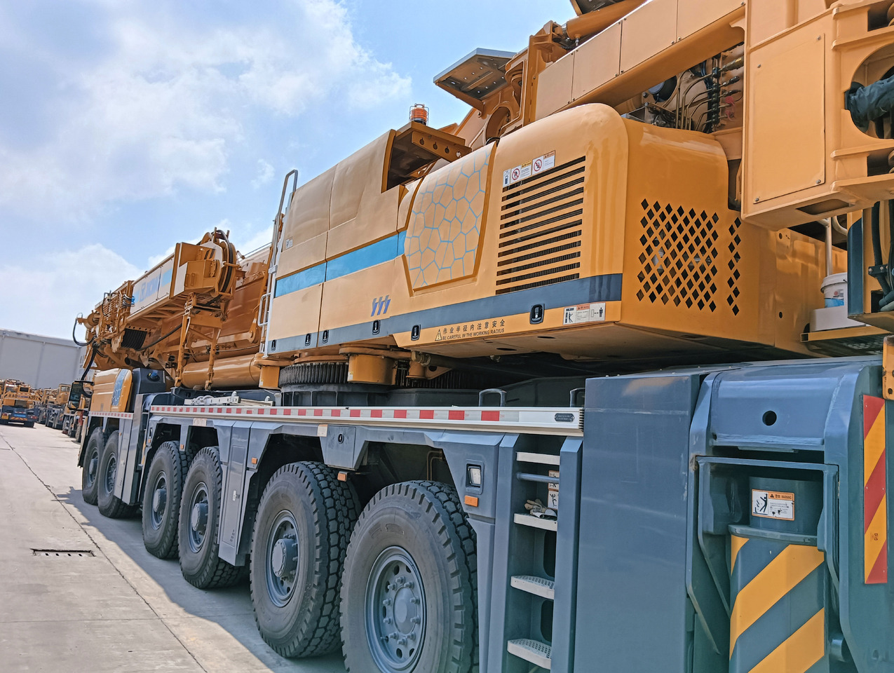 XCMG Manufacturer Second Hand Hydraulic Crane XCA600 600 Ton All Terrain Cranes Price - Grue tout-terrain: photos 5 XCMG Manufacturer Second Hand Hydraulic Crane XCA600 600 Ton All Terrain Cranes Price - Grue tout-terrain: photos 5