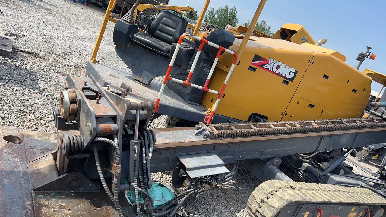 XCMG Manufacturer Second Hand Mini Horizontal Directional Drilling Machine XZ200 HDD Drilling Rig Price - Aléseuse directionnelle: photos 3 XCMG Manufacturer Second Hand Mini Horizontal Directional Drilling Machine XZ200 HDD Drilling Rig Price - Aléseuse directionnelle: photos 3