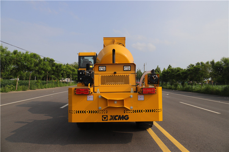 XCMG Mini Self Loading 2.6m3 Concrete Mixer Truck Price List - Camion malaxeur: photos 4 XCMG Mini Self Loading 2.6m3 Concrete Mixer Truck Price List - Camion malaxeur: photos 4