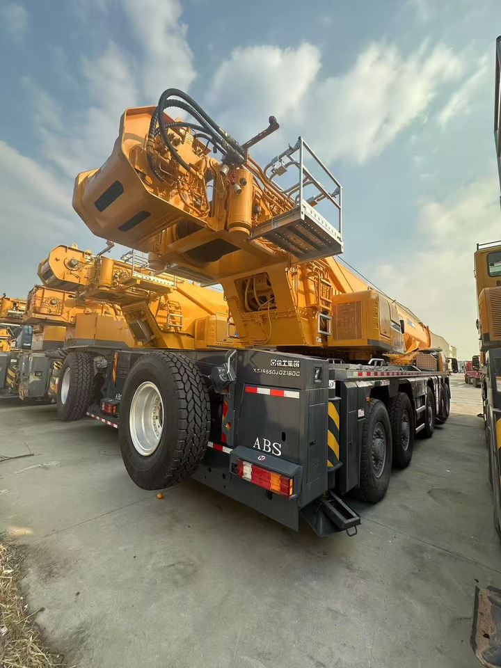 XCMG Official Used Mobile Hydraulic Truck Cranes XCA180L8C All Terrain Cranes Price - Grue tout-terrain: photos 3 XCMG Official Used Mobile Hydraulic Truck Cranes XCA180L8C All Terrain Cranes Price - Grue tout-terrain: photos 3