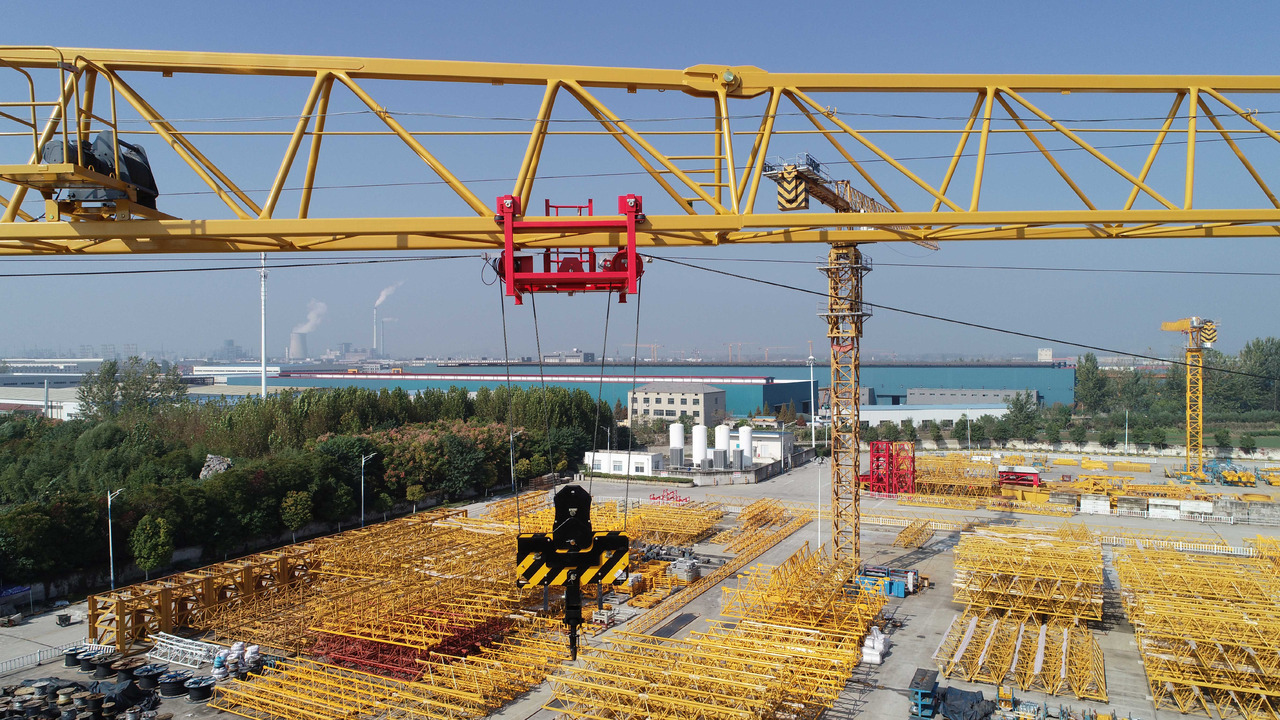 XCMG Official XGT6515B-10S 10Ton 60-meter Construction Buliding Flat Top Tower Crane In Stock - Grue à tour: photos 3 XCMG Official XGT6515B-10S 10Ton 60-meter Construction Buliding Flat Top Tower Crane In Stock - Grue à tour: photos 3